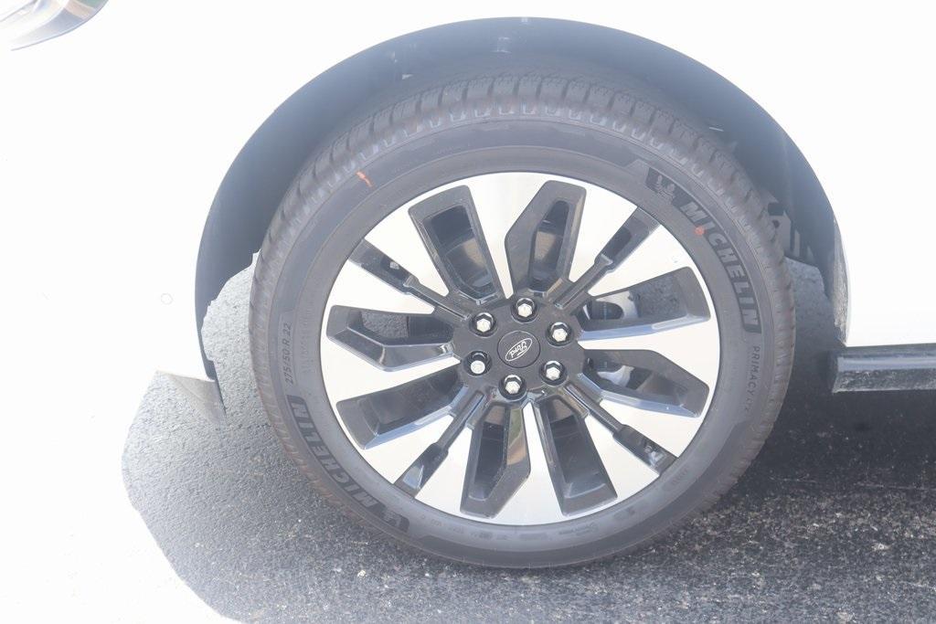 new 2025 Ford Expedition car, priced at $80,325
