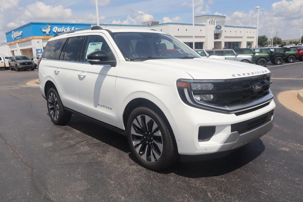new 2025 Ford Expedition car, priced at $80,325