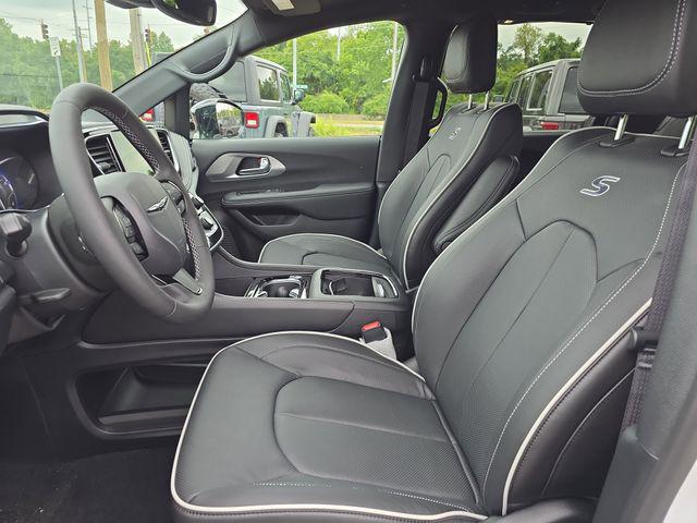 new 2026 Chrysler Pacifica car, priced at $42,911