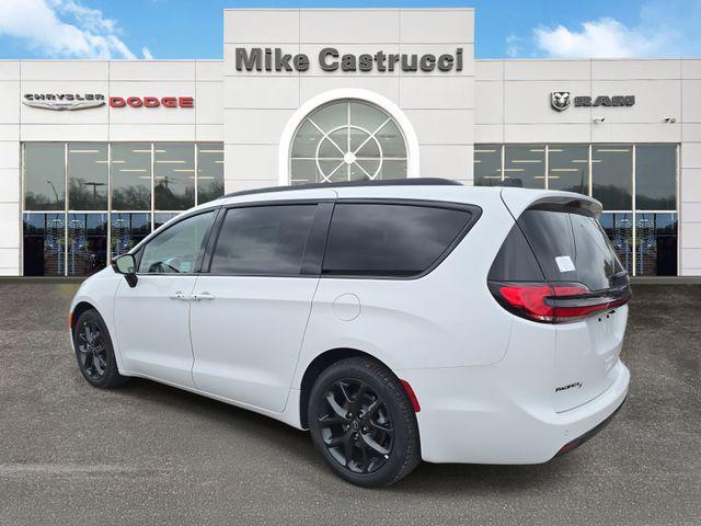 new 2026 Chrysler Pacifica car, priced at $42,911