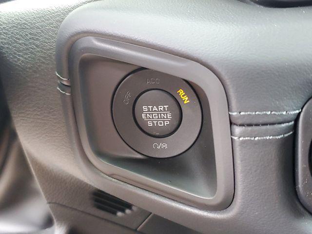 new 2025 Jeep Gladiator car, priced at $40,995