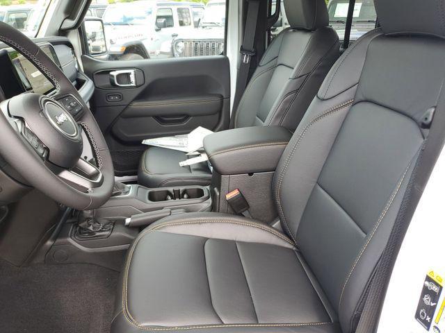 new 2025 Jeep Gladiator car, priced at $40,995