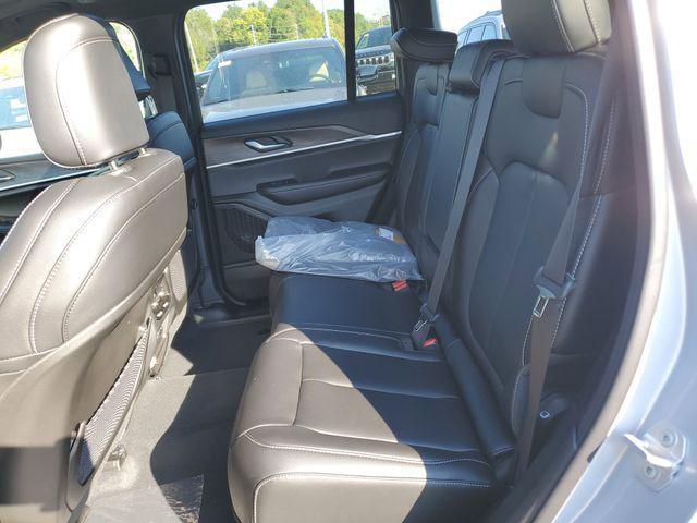 new 2025 Jeep Grand Cherokee car, priced at $45,995