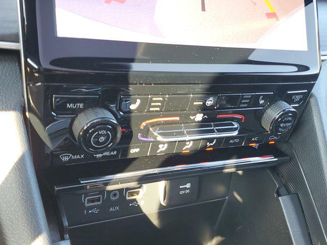 new 2025 Jeep Grand Cherokee car, priced at $45,995