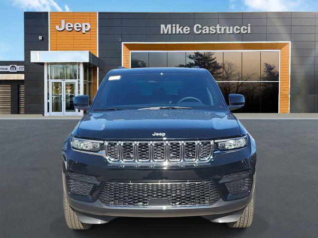 new 2025 Jeep Grand Cherokee car, priced at $37,995