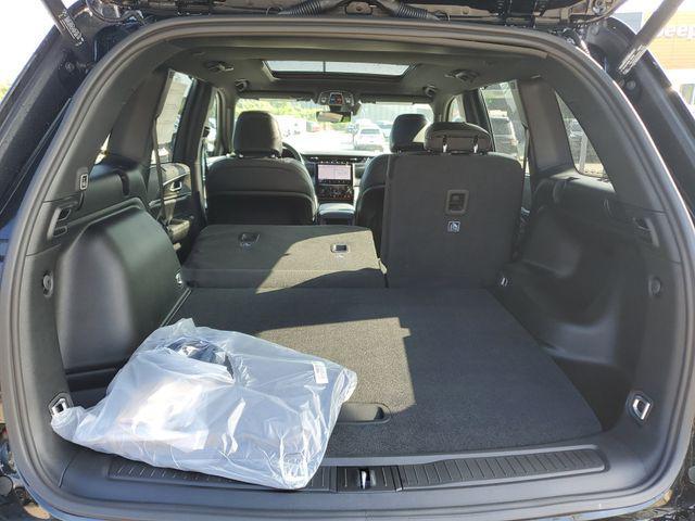 new 2025 Jeep Grand Cherokee car, priced at $50,495