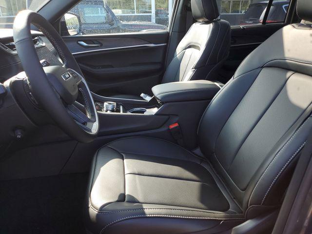 new 2025 Jeep Grand Cherokee car, priced at $49,995