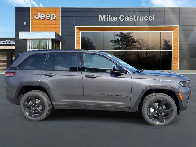 new 2025 Jeep Grand Cherokee car, priced at $49,995