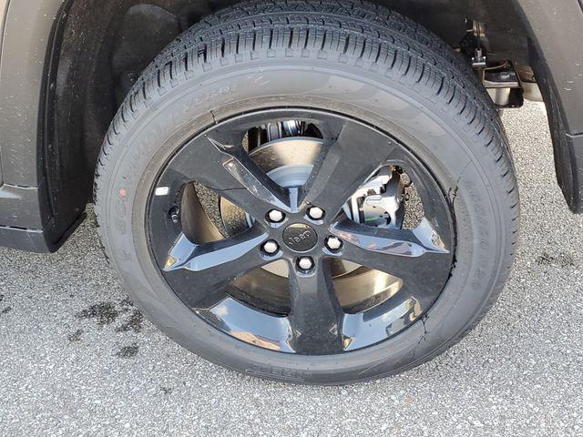 new 2025 Jeep Grand Cherokee car, priced at $49,995