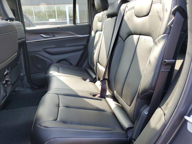 new 2025 Jeep Grand Cherokee car, priced at $49,995