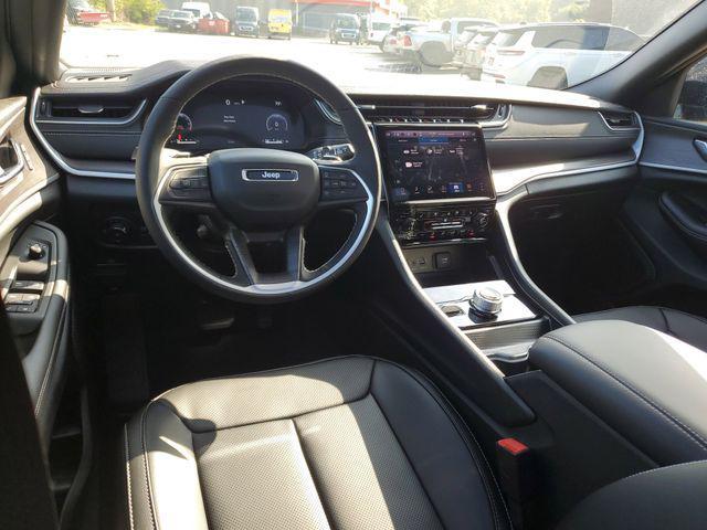 new 2025 Jeep Grand Cherokee car, priced at $49,995