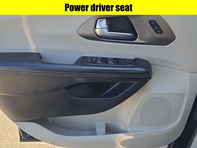 used 2020 Chrysler Pacifica car, priced at $16,500
