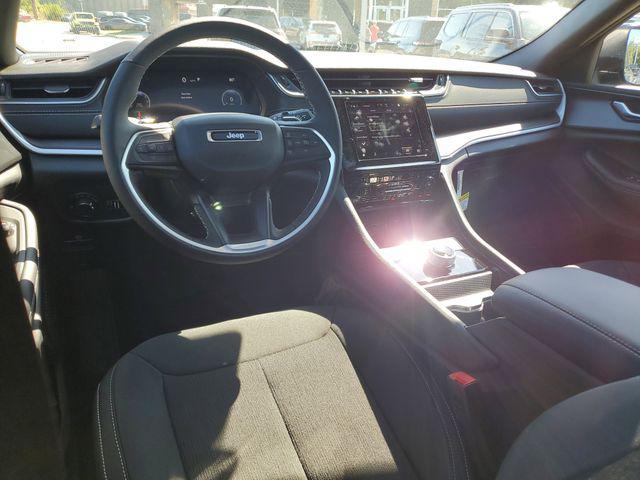 new 2025 Jeep Grand Cherokee car, priced at $39,995