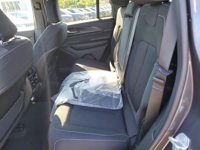 new 2025 Jeep Grand Cherokee car, priced at $39,995