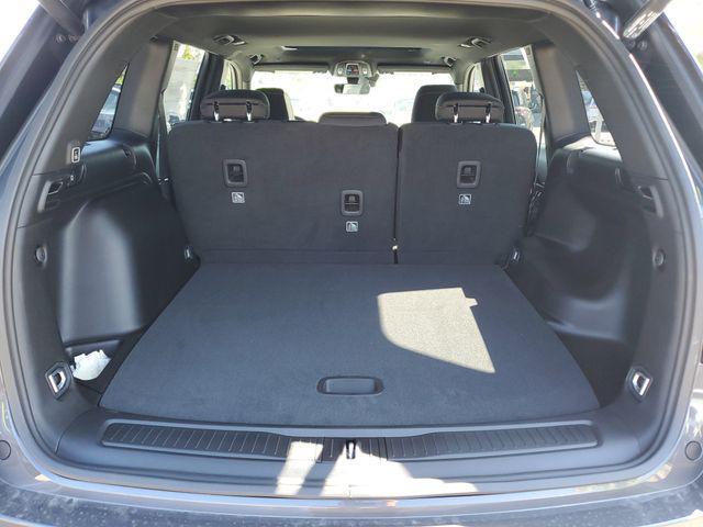 new 2025 Jeep Grand Cherokee car, priced at $39,995