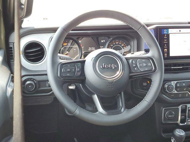 new 2025 Jeep Wrangler car, priced at $46,995