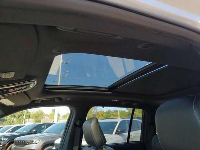 new 2025 Jeep Grand Cherokee car, priced at $48,995