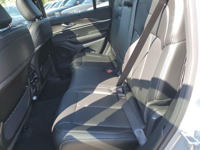 new 2025 Jeep Grand Cherokee car, priced at $48,995