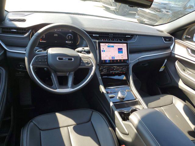 new 2025 Jeep Grand Cherokee car, priced at $48,995