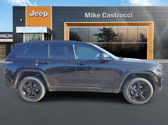 new 2025 Jeep Grand Cherokee car, priced at $40,995