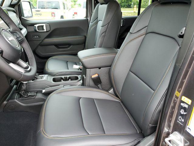 new 2025 Jeep Gladiator car, priced at $45,995
