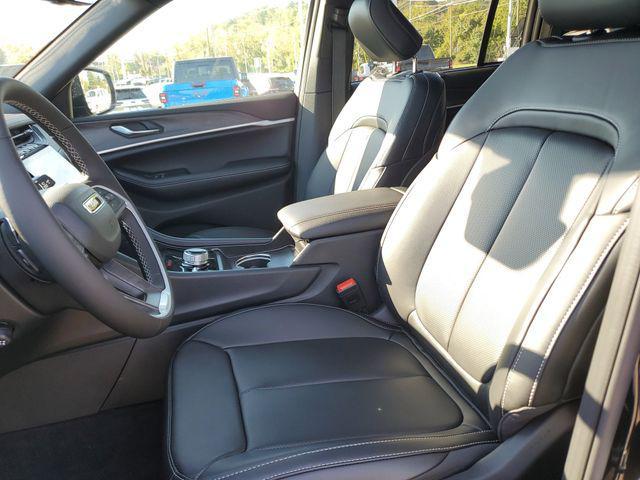 new 2025 Jeep Grand Cherokee car, priced at $48,995