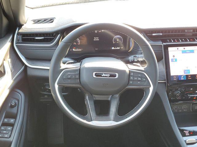 new 2025 Jeep Grand Cherokee car, priced at $48,995