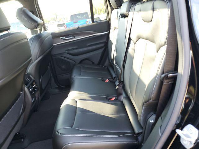 new 2025 Jeep Grand Cherokee car, priced at $48,995