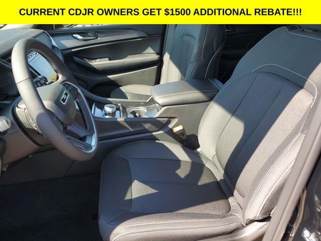 new 2025 Jeep Grand Cherokee car, priced at $40,111