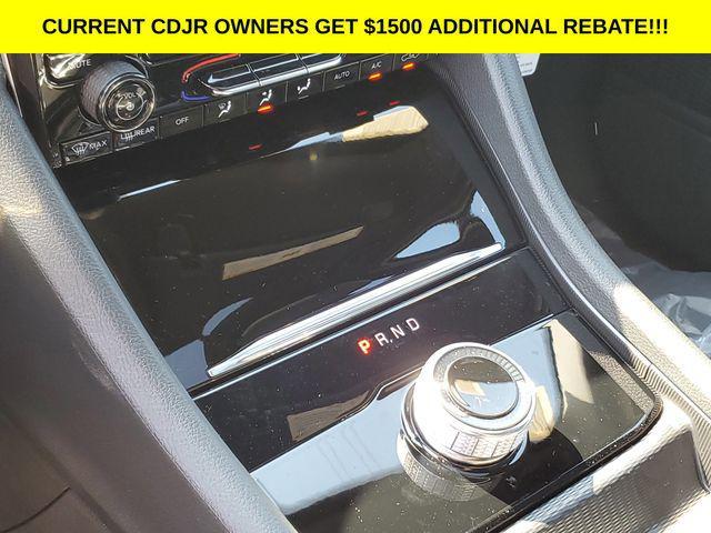 new 2025 Jeep Grand Cherokee car, priced at $40,111