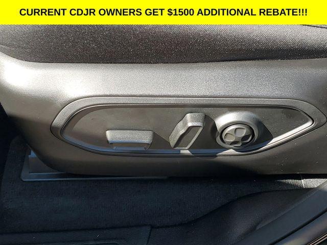 new 2025 Jeep Grand Cherokee car, priced at $40,111