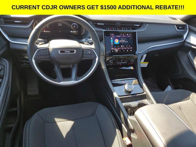 new 2025 Jeep Grand Cherokee car, priced at $40,111