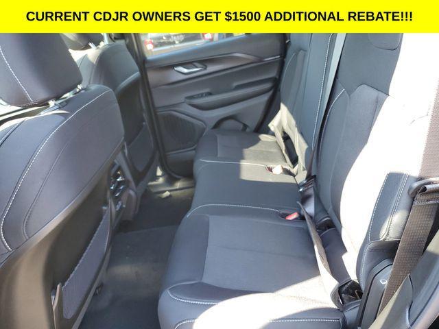 new 2025 Jeep Grand Cherokee car, priced at $40,111