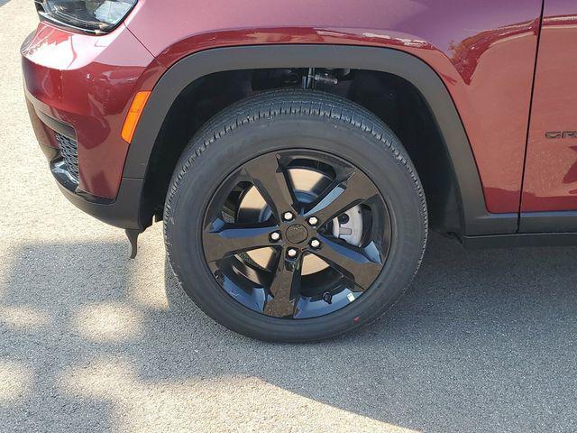 new 2024 Jeep Grand Cherokee L car, priced at $43,995