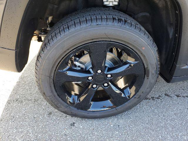 new 2025 Jeep Grand Cherokee car, priced at $45,995