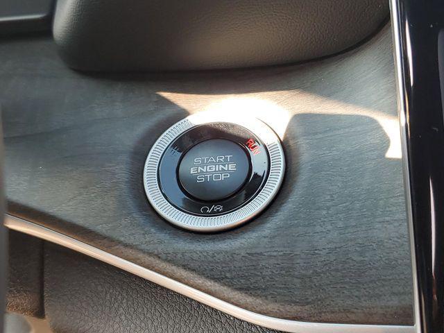 new 2025 Jeep Grand Cherokee car, priced at $45,995