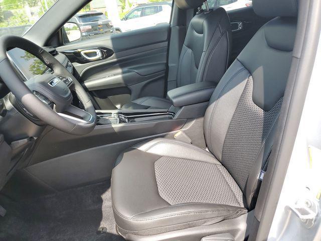 new 2025 Jeep Compass car, priced at $29,995
