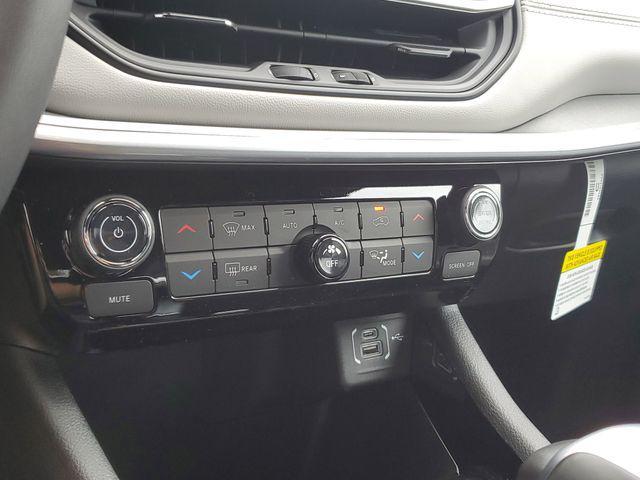 new 2025 Jeep Compass car, priced at $31,995