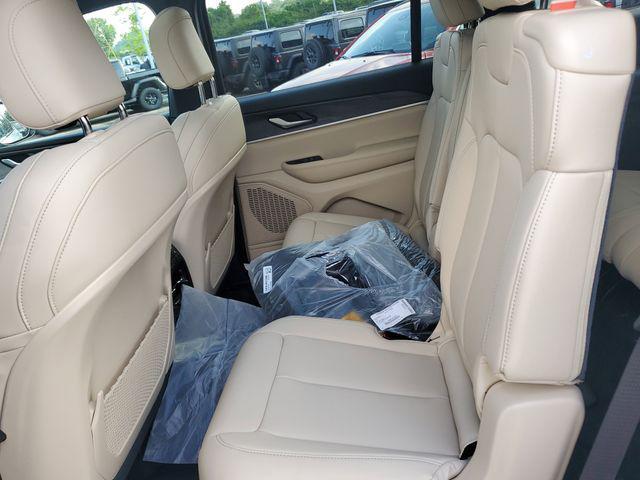 new 2025 Jeep Grand Cherokee L car, priced at $45,995