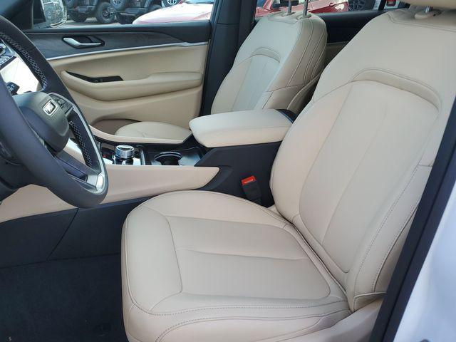 new 2025 Jeep Grand Cherokee L car, priced at $45,995