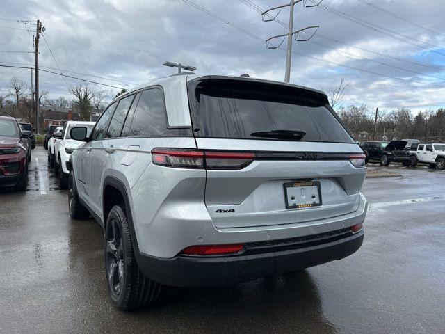 new 2025 Jeep Grand Cherokee car, priced at $42,495