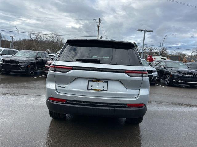 new 2025 Jeep Grand Cherokee car, priced at $42,495