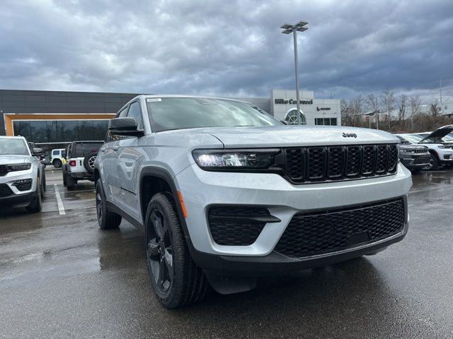 new 2025 Jeep Grand Cherokee car, priced at $42,495