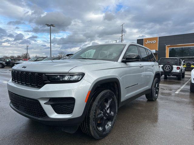 new 2025 Jeep Grand Cherokee car, priced at $42,495