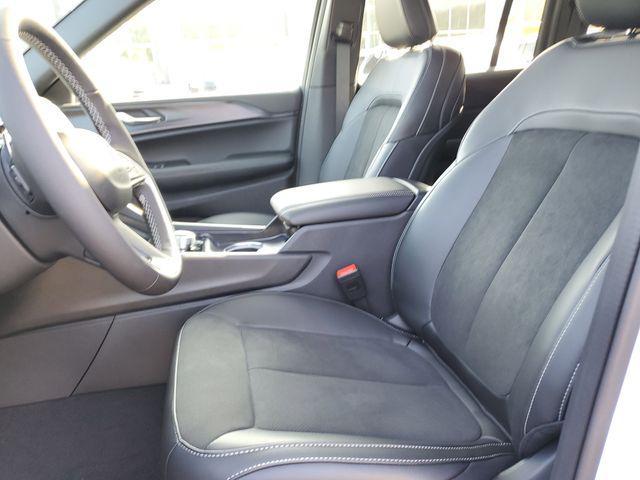 new 2025 Jeep Grand Cherokee car, priced at $41,111