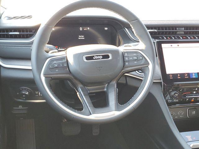 new 2025 Jeep Grand Cherokee car, priced at $43,995