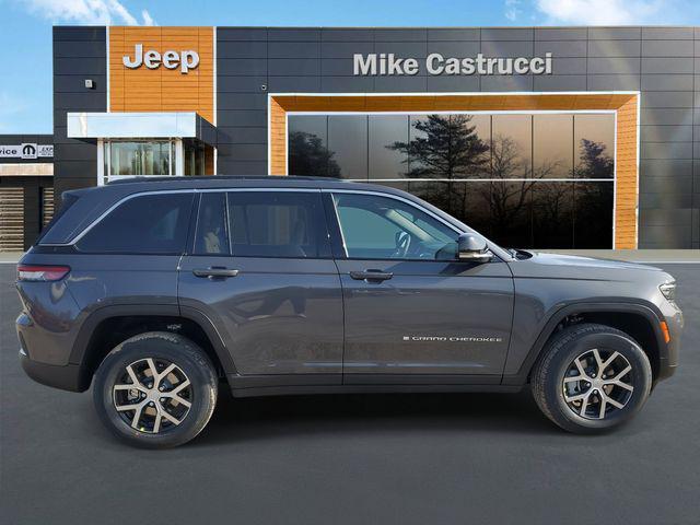 new 2025 Jeep Grand Cherokee car, priced at $44,995