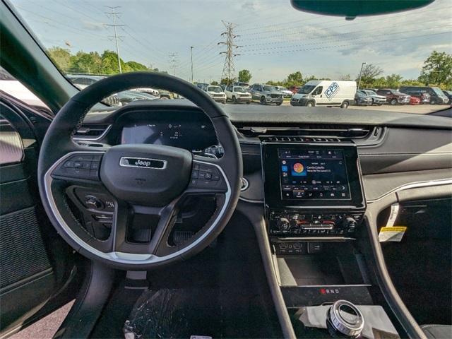 new 2024 Jeep Grand Cherokee car, priced at $41,995