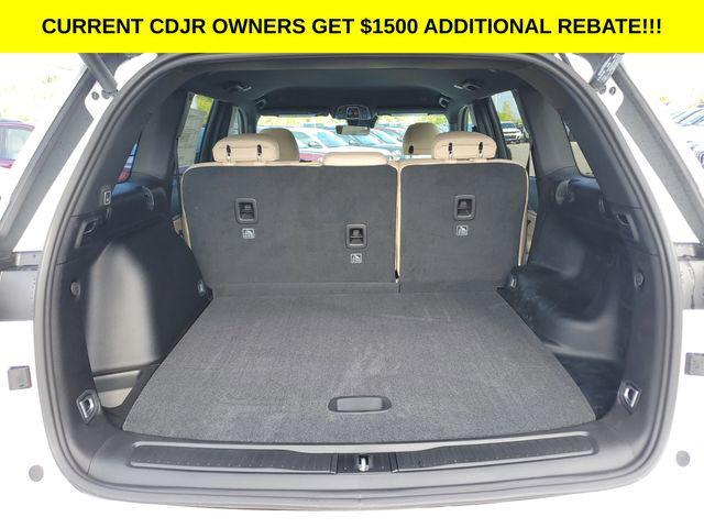 new 2025 Jeep Grand Cherokee car, priced at $40,995