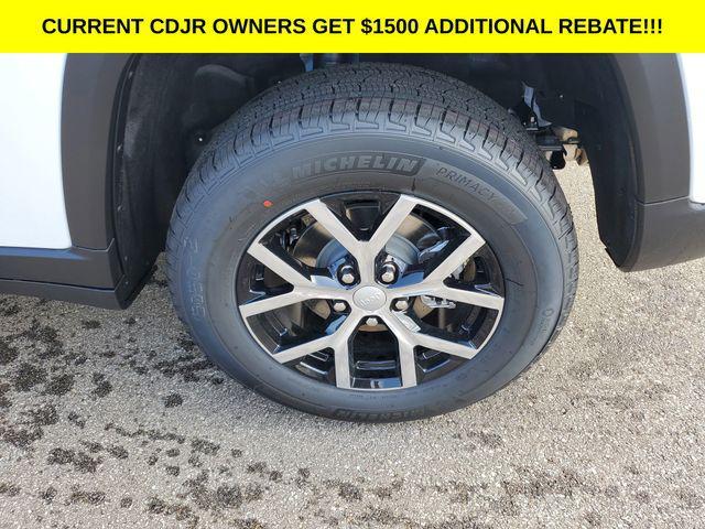 new 2025 Jeep Grand Cherokee car, priced at $40,995